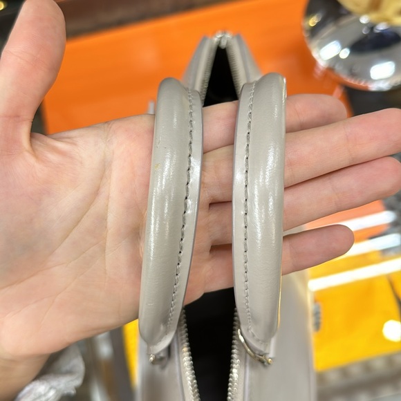 Louis Vuitton Alma PM Lilac Nacre - Picture 6 of 9